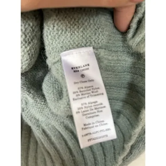 NWT Everlane The Alpaca Pom-Pom Turtleneck Sweater Size Small Wool - Picture 9 of 14
